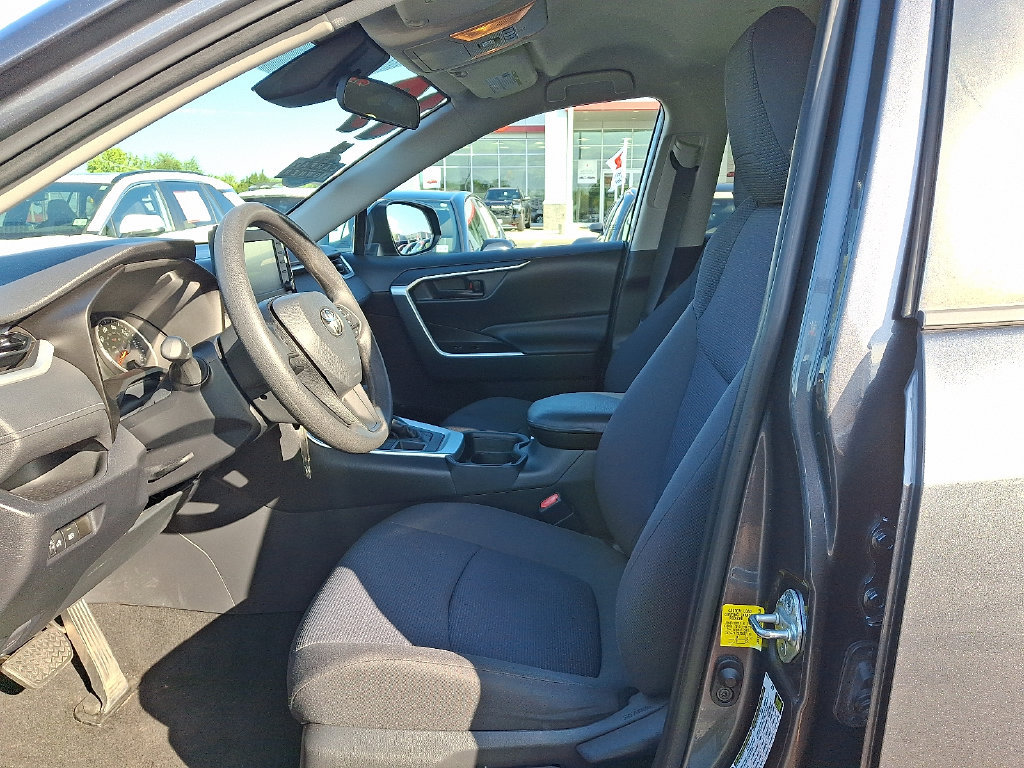 Certified 2019 Toyota RAV4 LE AWD/4WD image 14