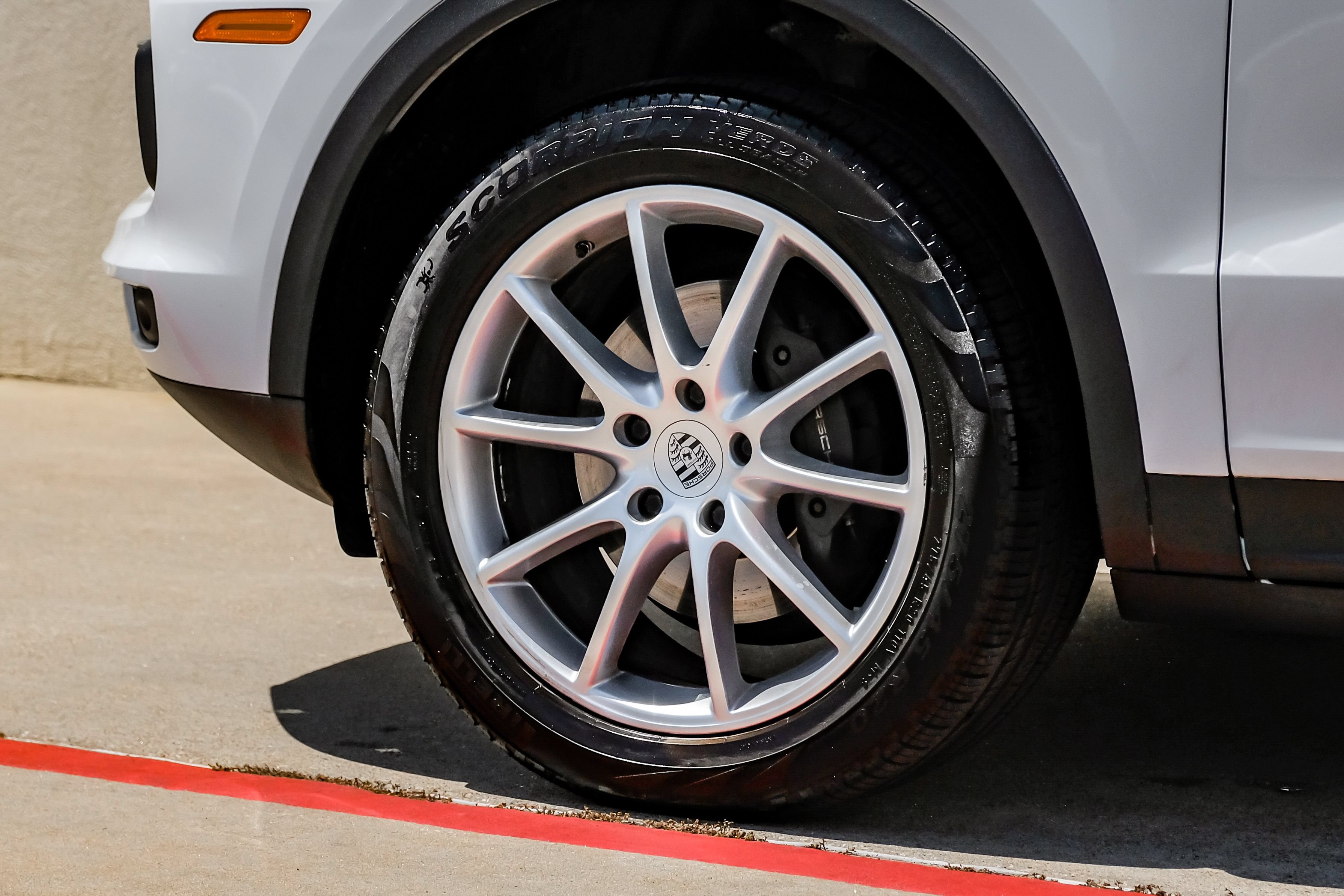 Used 2019 Porsche Cayenne AWD/4WD image 58