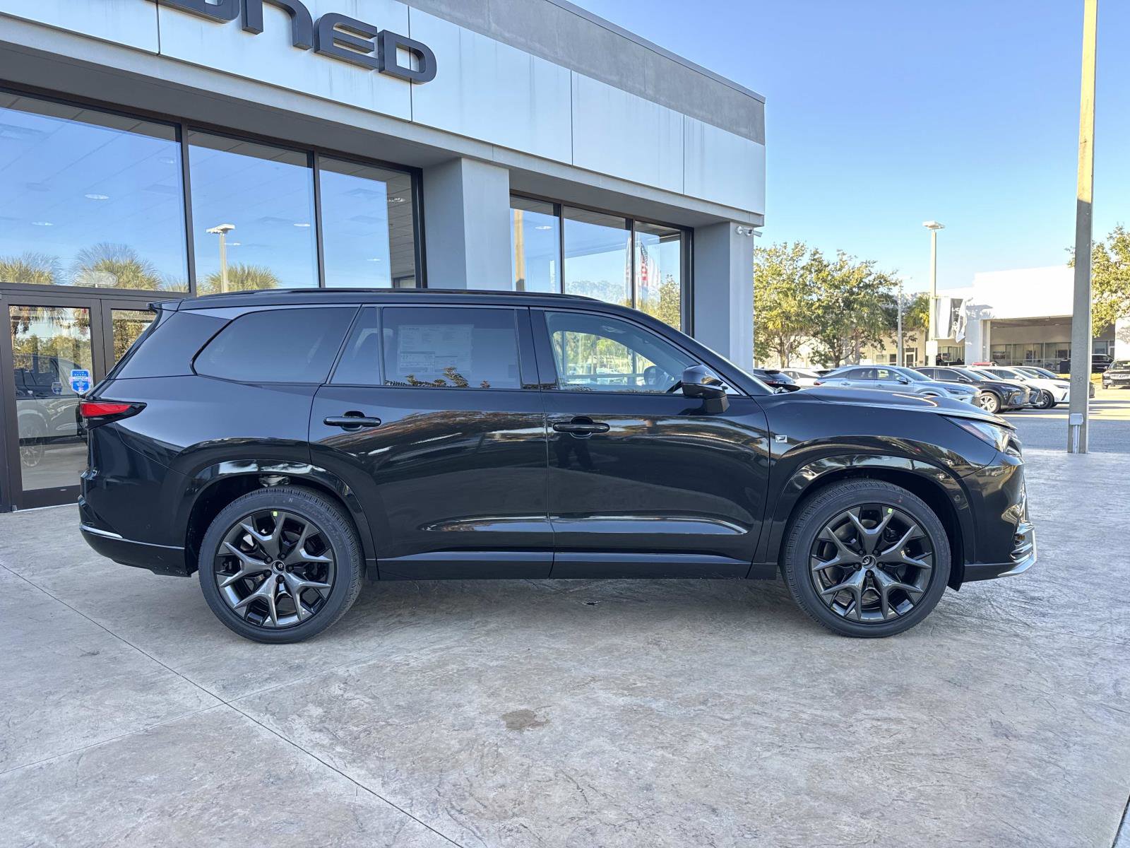 New 2026 Lexus TX 500h AWD image 2