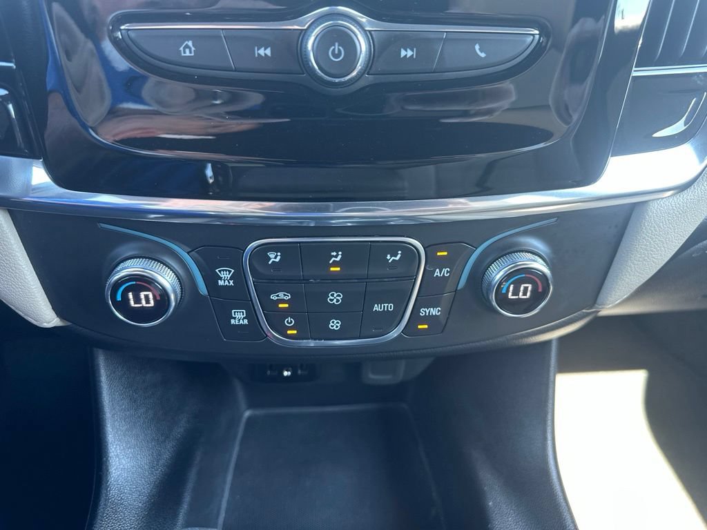 Used 2023 Chevrolet Traverse LS w/ Safety Package AWD/4WD image 4