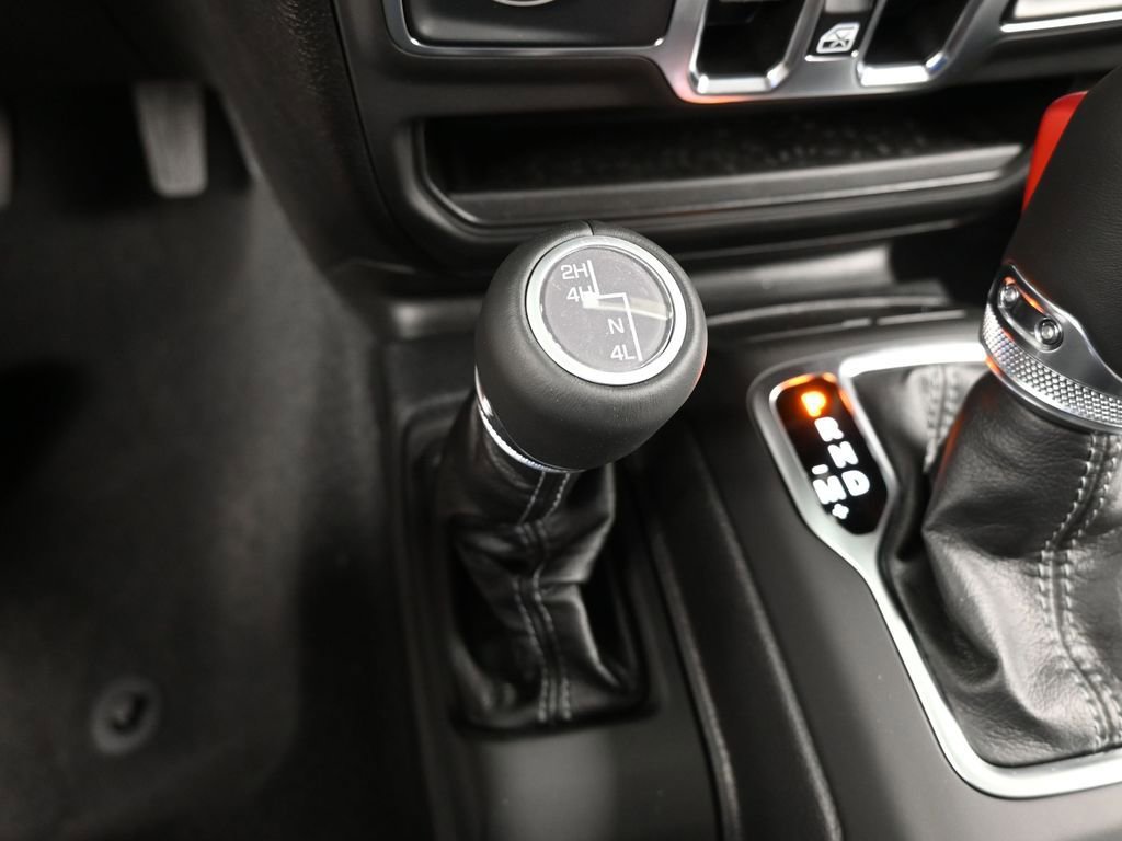 Used 2025 Jeep Gladiator Sport image 24