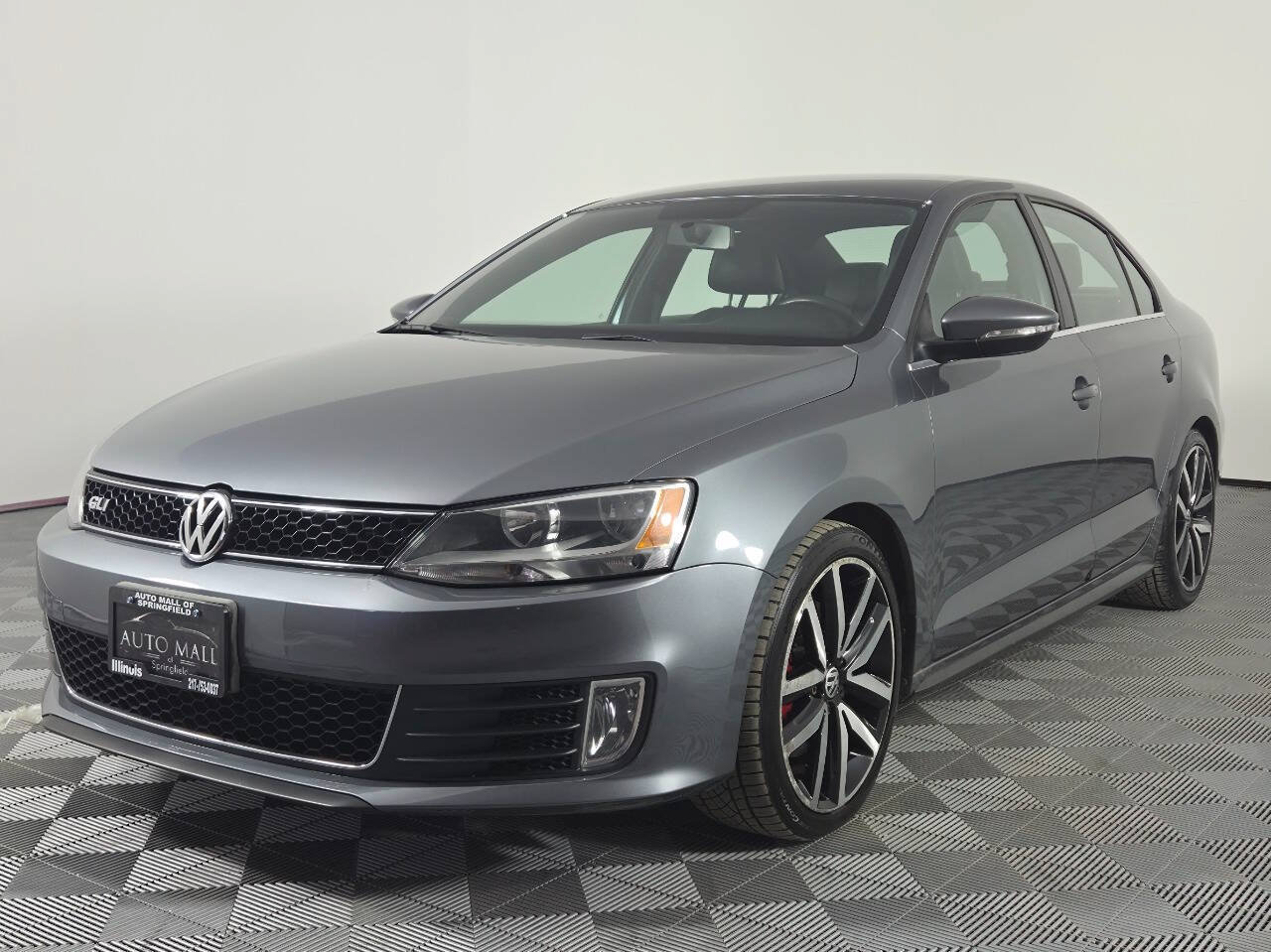 Used 2014 Volkswagen Jetta GLI FWD image 3