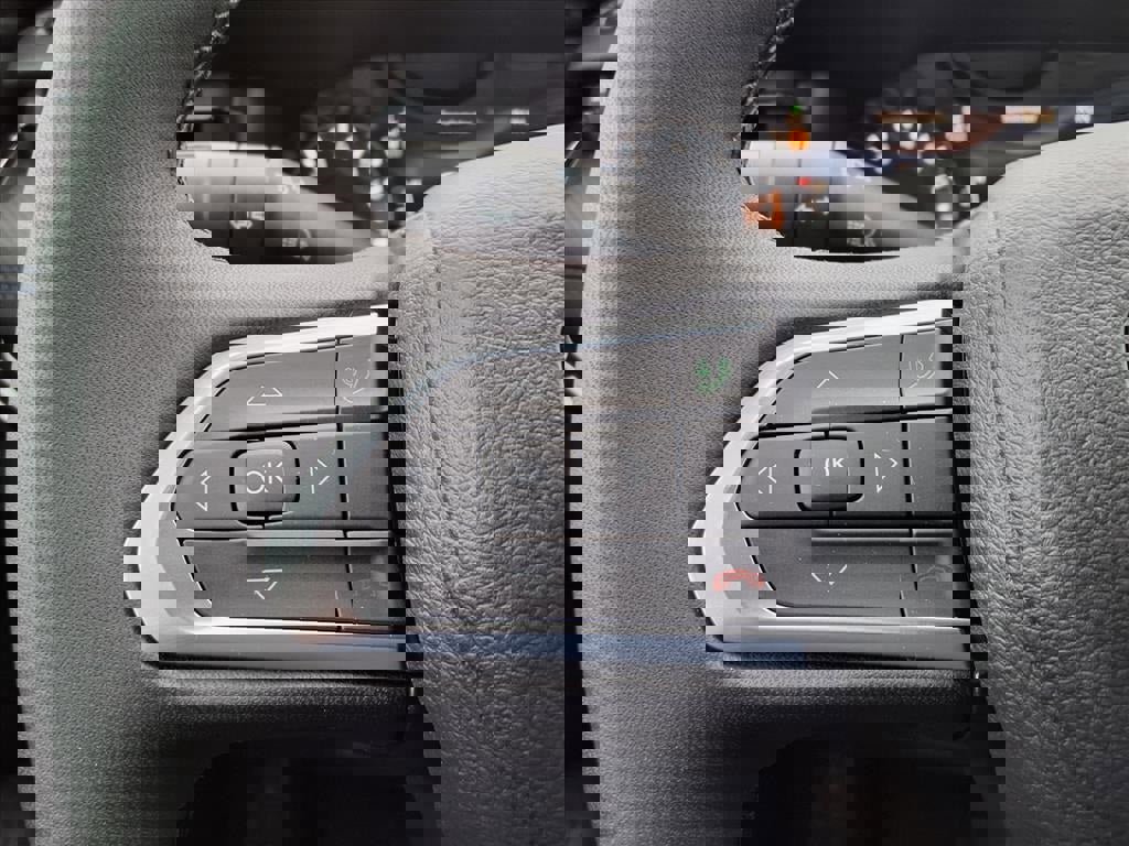 New 2026 Jeep Compass Latitude image 34