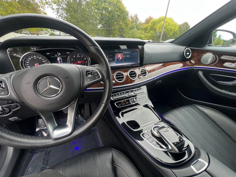 Used 2017 Mercedes-Benz E 300 4MATIC image 35