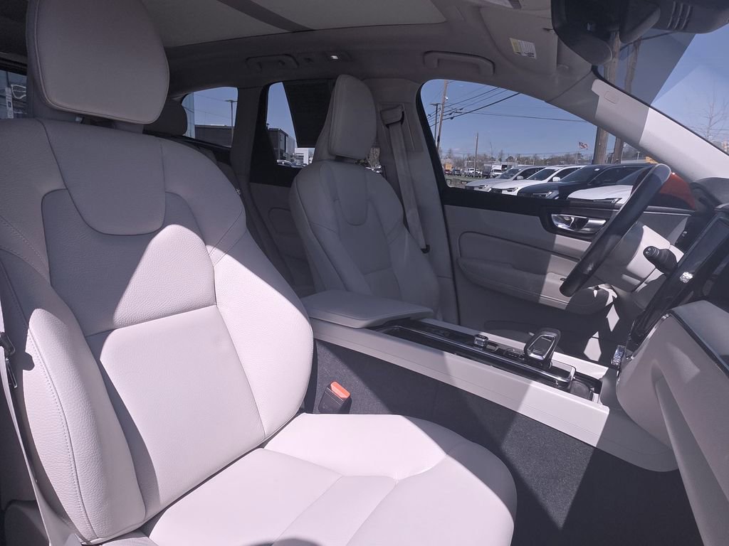 Used 2023 Volvo XC60 B5 Core w/ Climate Package image 10