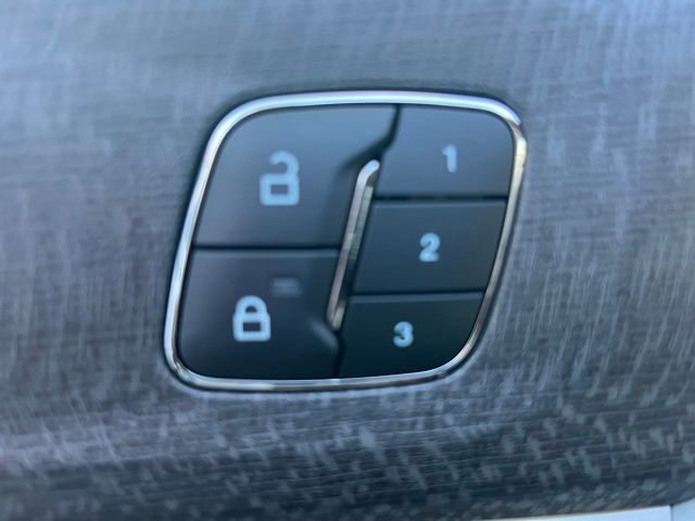 Used 2025 Ford Explorer Platinum w/ Ultimate Package image 11