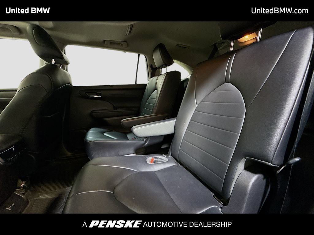 Used 2023 Toyota Highlander XLE FWD image 12