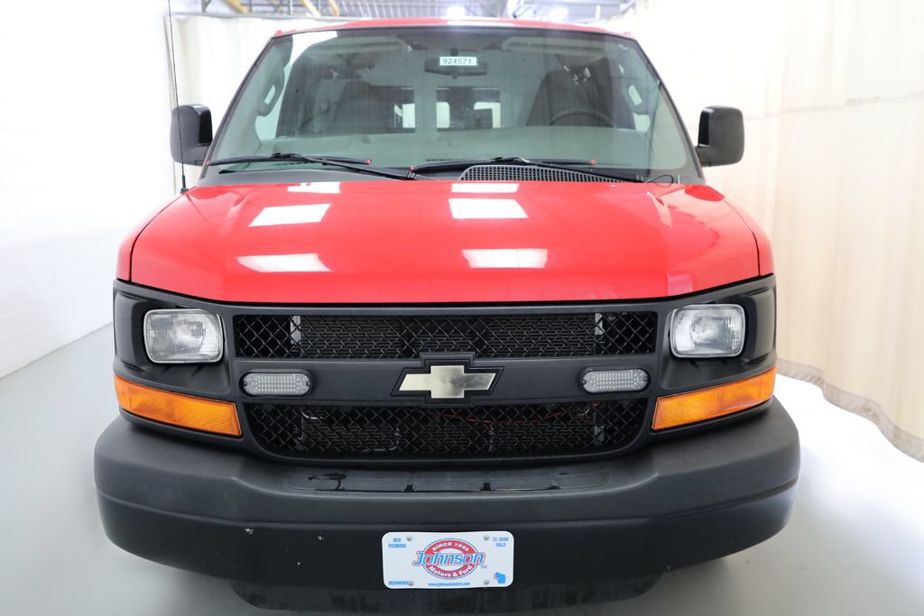 Used 2016 Chevrolet Express 3500 RWD image 12