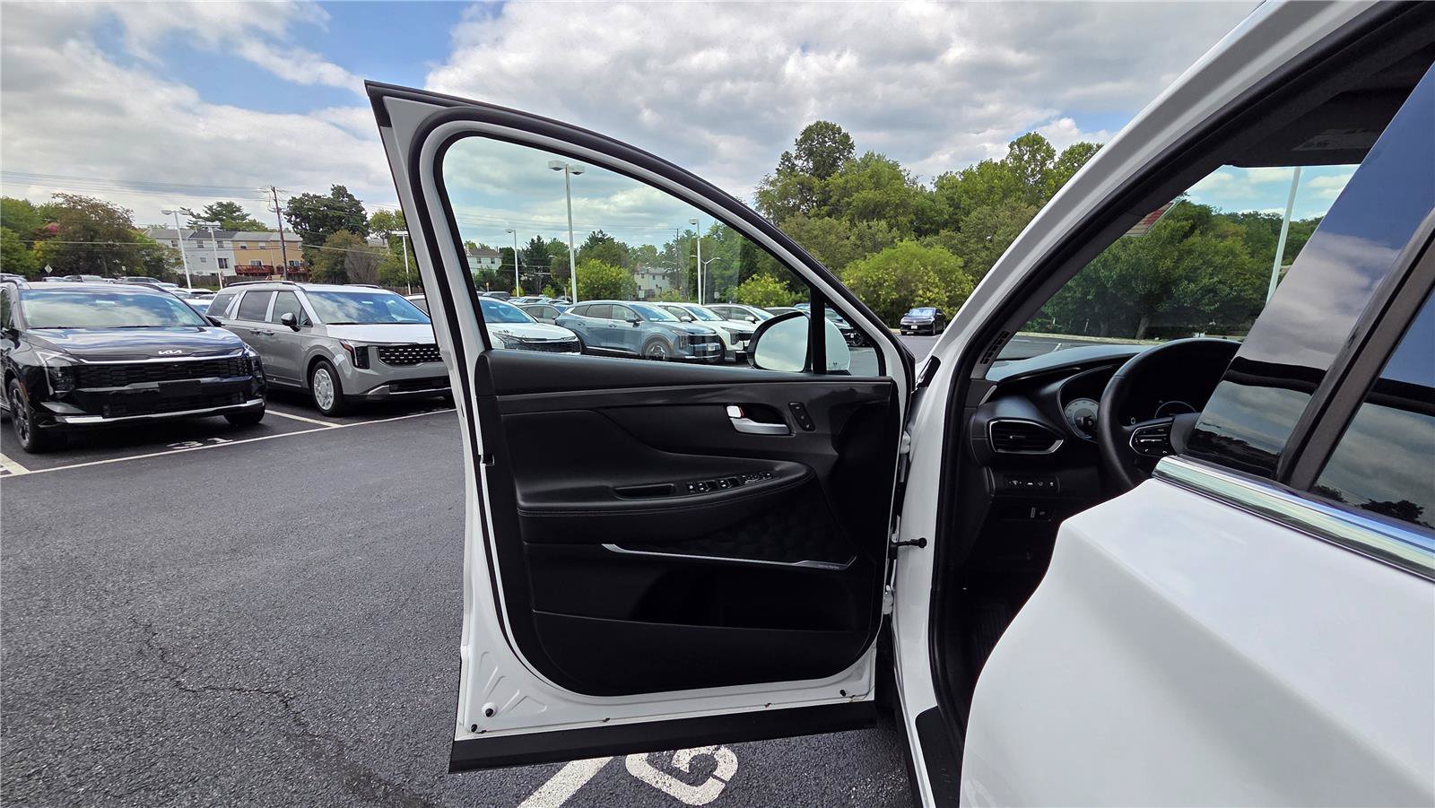 Used 2023 Hyundai Santa Fe Limited AWD/4WD image 13