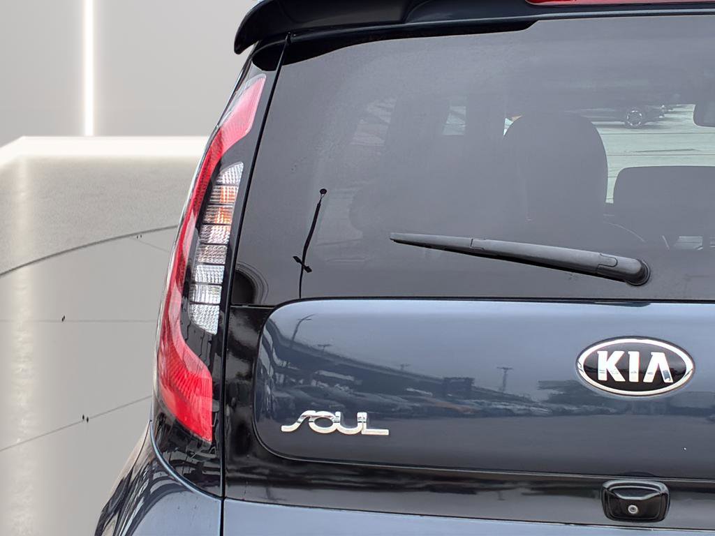Used 2016 Kia Soul ! FWD image 28