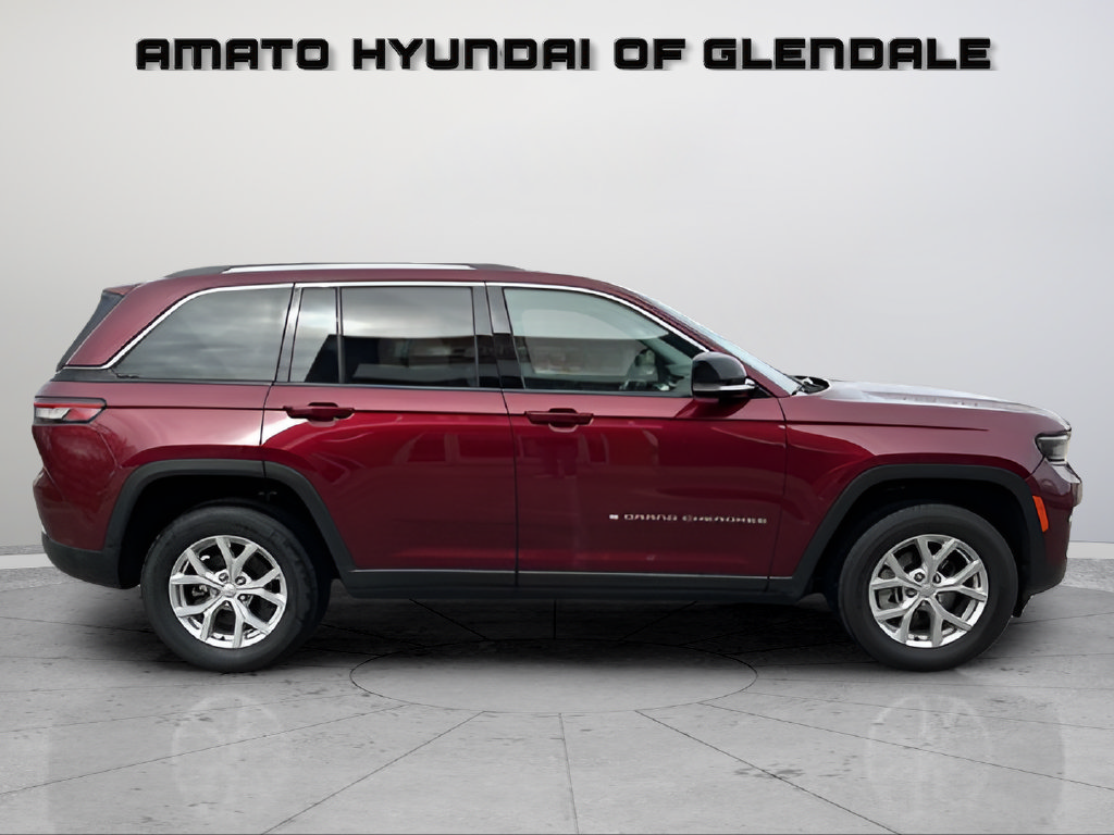 Used 2024 Jeep Grand Cherokee Limited AWD/4WD image 7