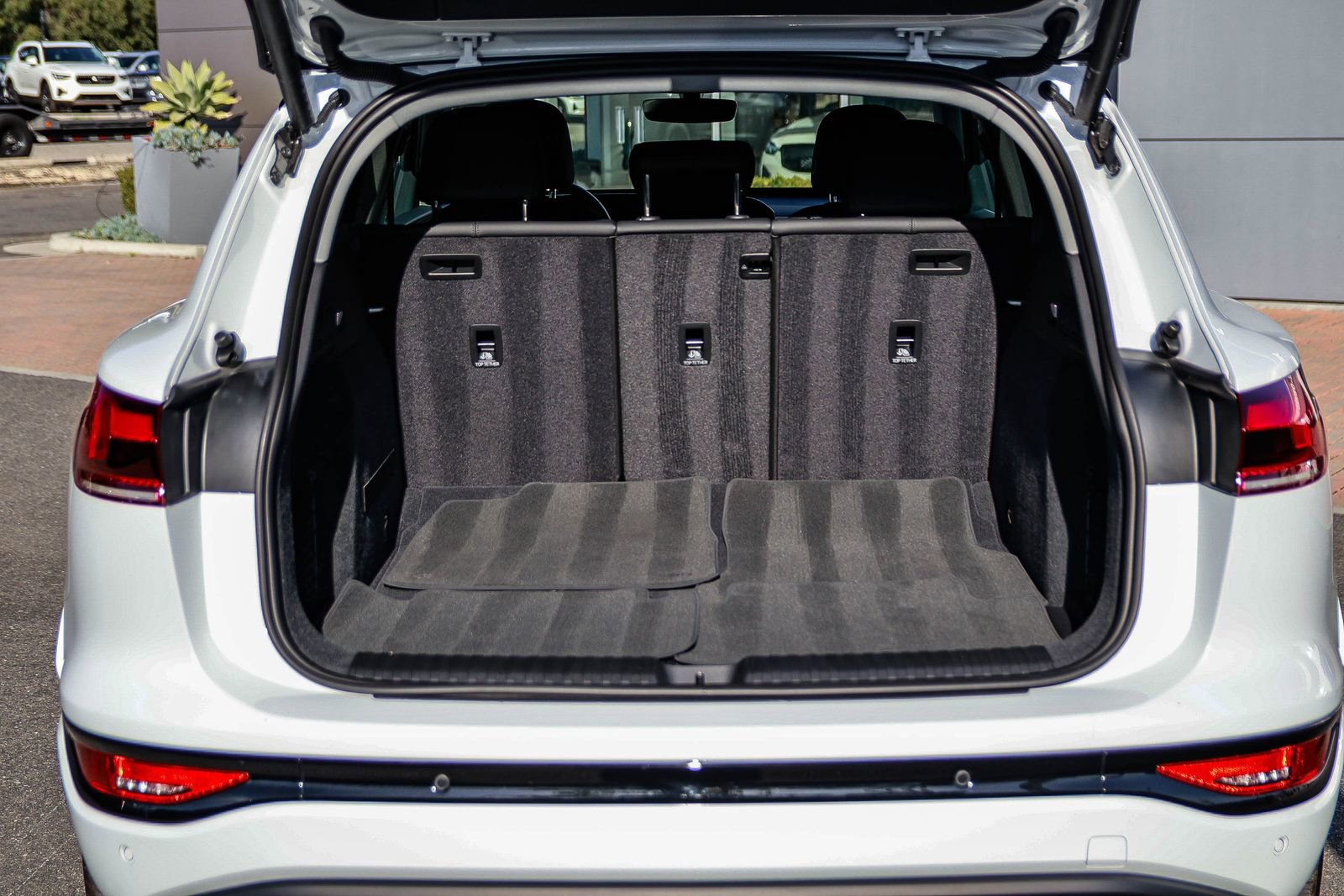 Certified 2025 Audi Q6 e-tron Premium w/ Convenience Package image 29