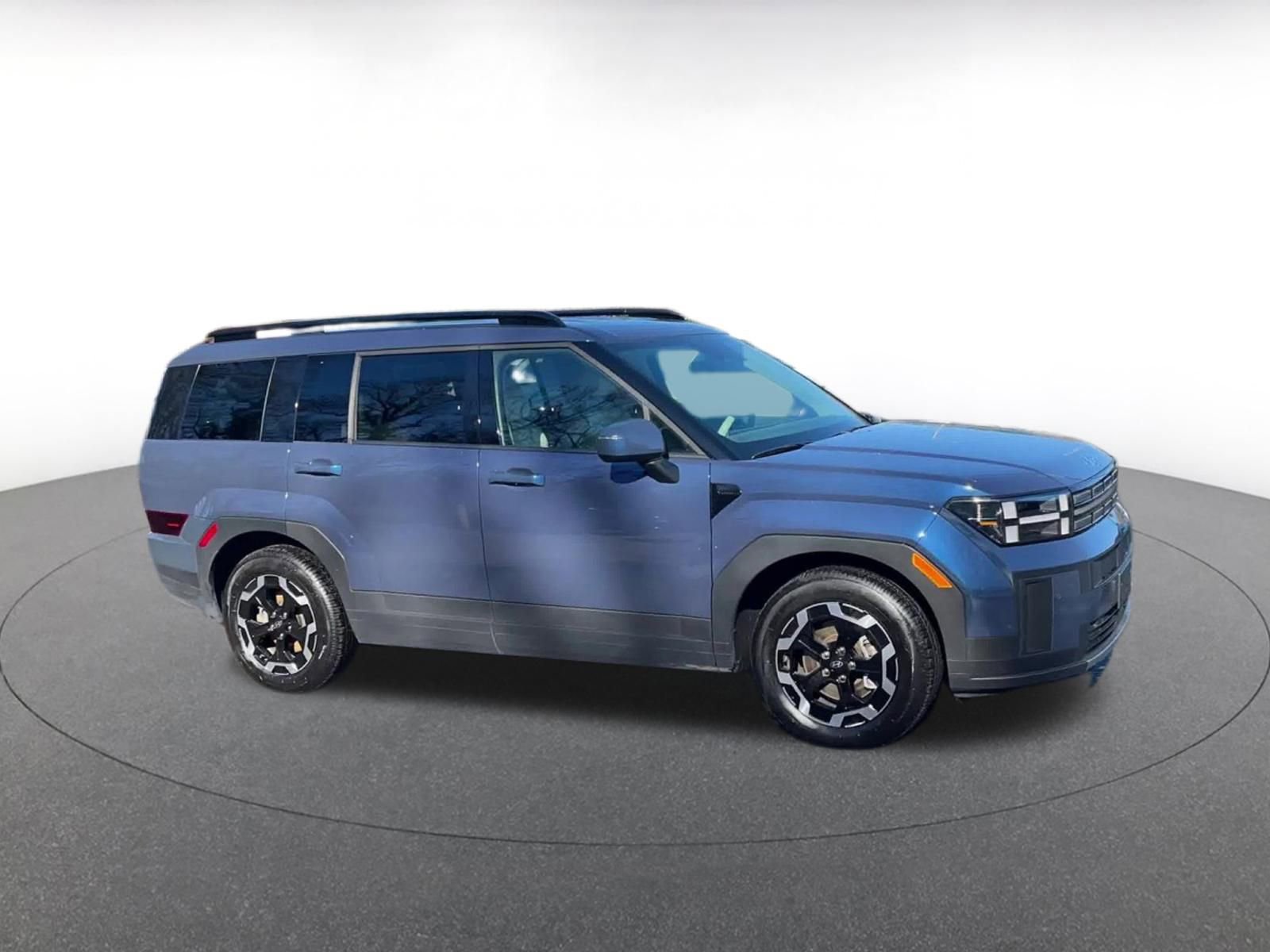 Used 2025 Hyundai Santa Fe SEL image 2