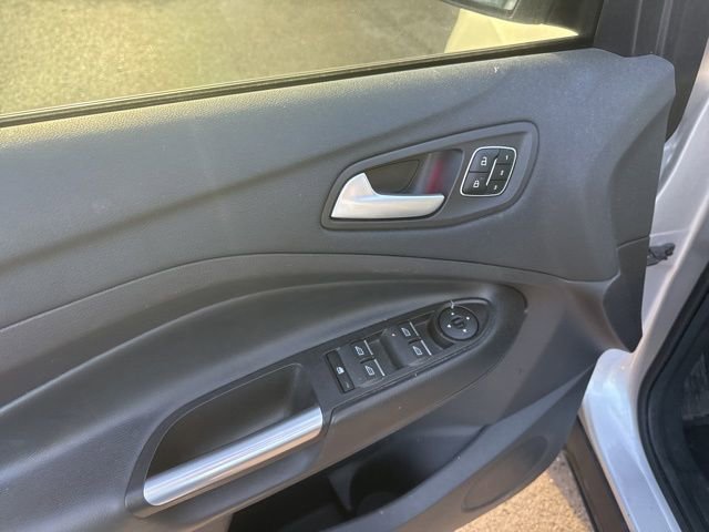 Used 2017 Ford Escape Titanium AWD/4WD image 9