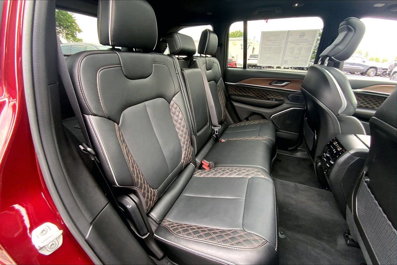 Certified 2024 Jeep Grand Cherokee Summit AWD/4WD image 19