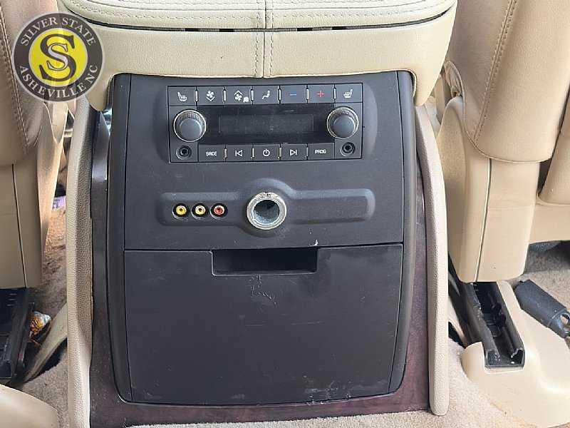Used 2011 Cadillac Escalade ESV Premium AWD/4WD image 24