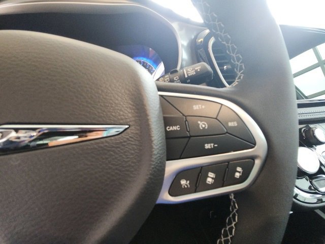 New 2026 Chrysler Pacifica Select image 42