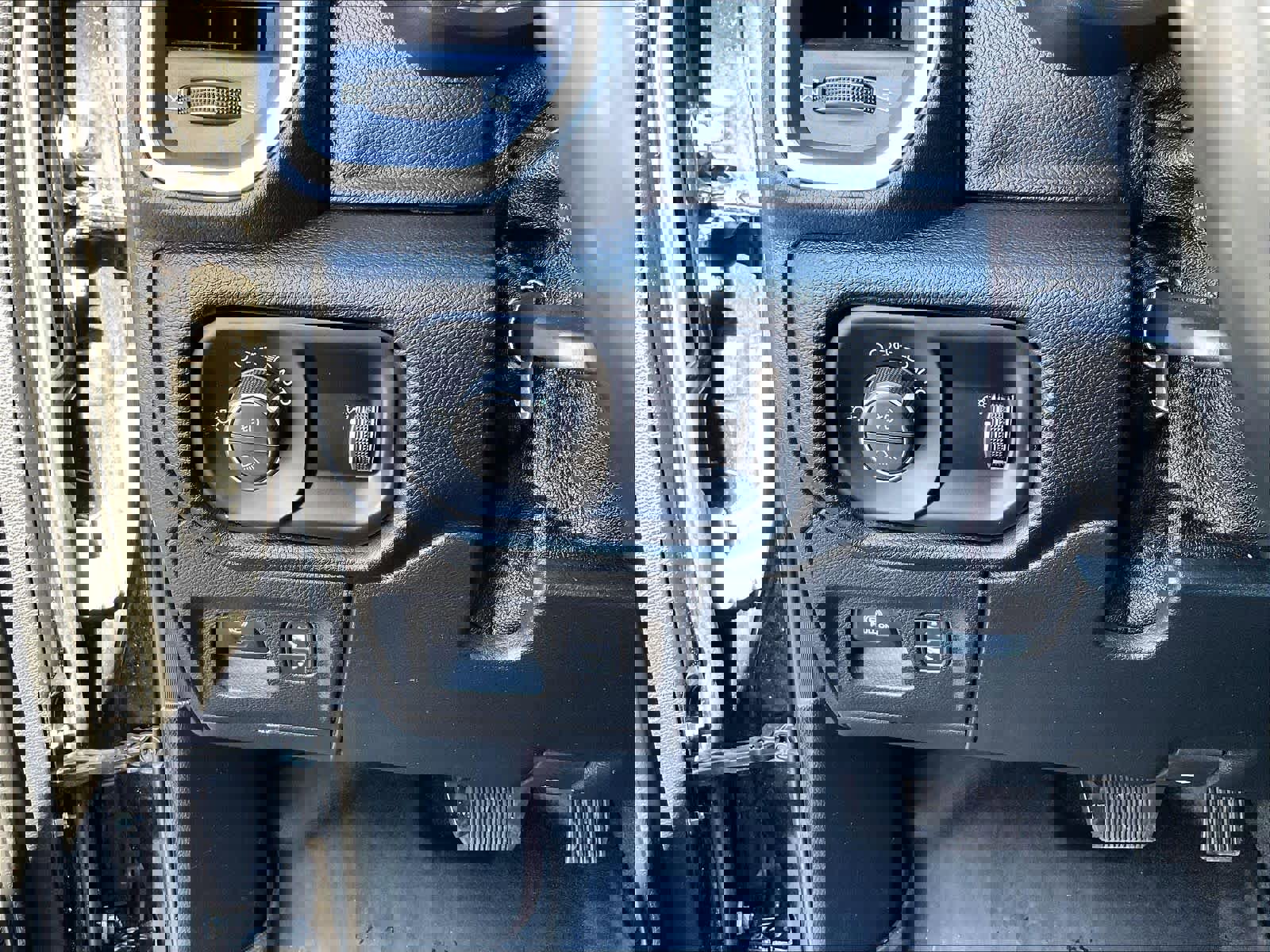 Used 2021 RAM 1500 Big Horn image 26