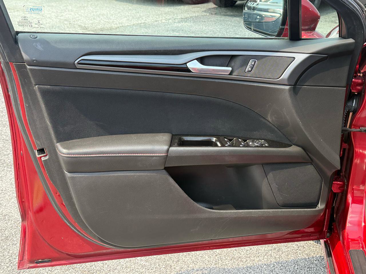 Used 2013 Ford Fusion SE FWD image 11