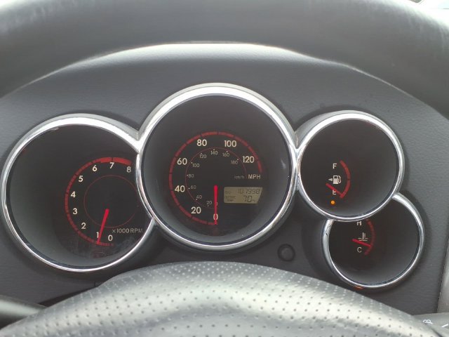 Used 2004 Toyota Matrix FWD image 23