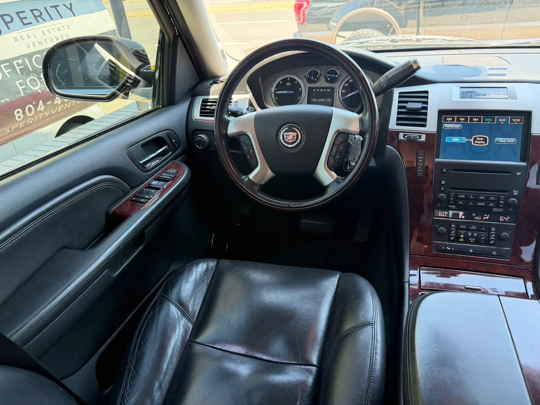 Used 2009 Cadillac Escalade AWD image 17