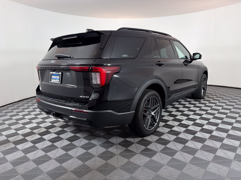Used 2025 Ford Explorer ST-Line w/ Premium Package AWD/4WD image 3