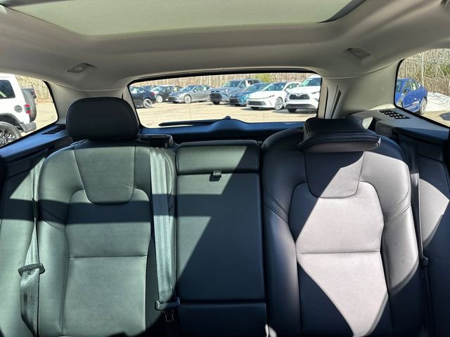 Used 2025 Volvo XC60 B5 Plus image 40