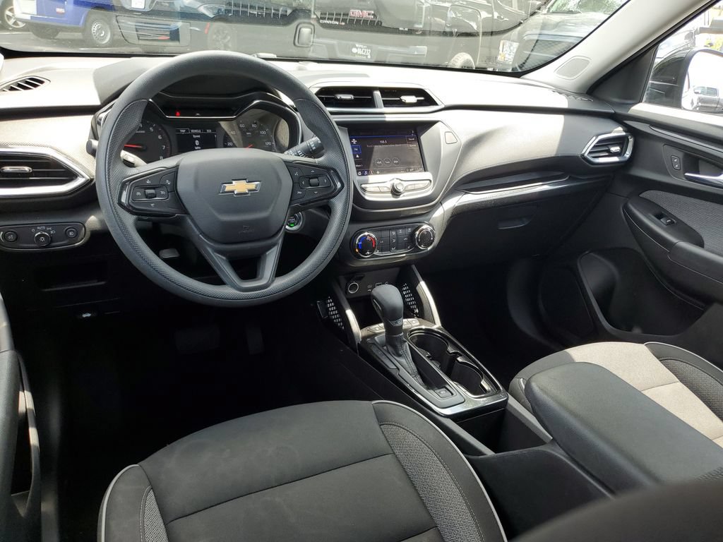 Used 2023 Chevrolet TrailBlazer LT FWD image 10