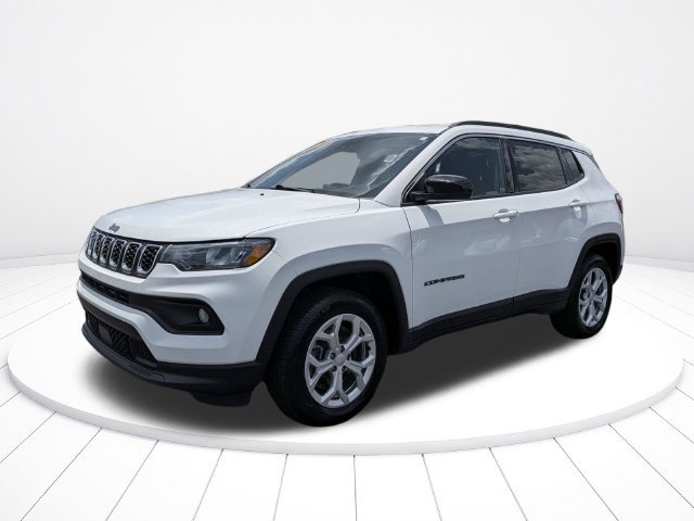 Used 2024 Jeep Compass Latitude AWD/4WD image 7