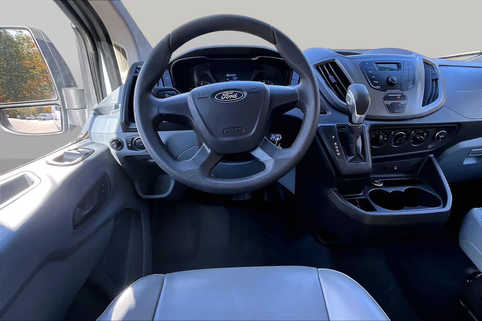 Used 2016 Ford Transit 150 130 Low Roof RWD image 6
