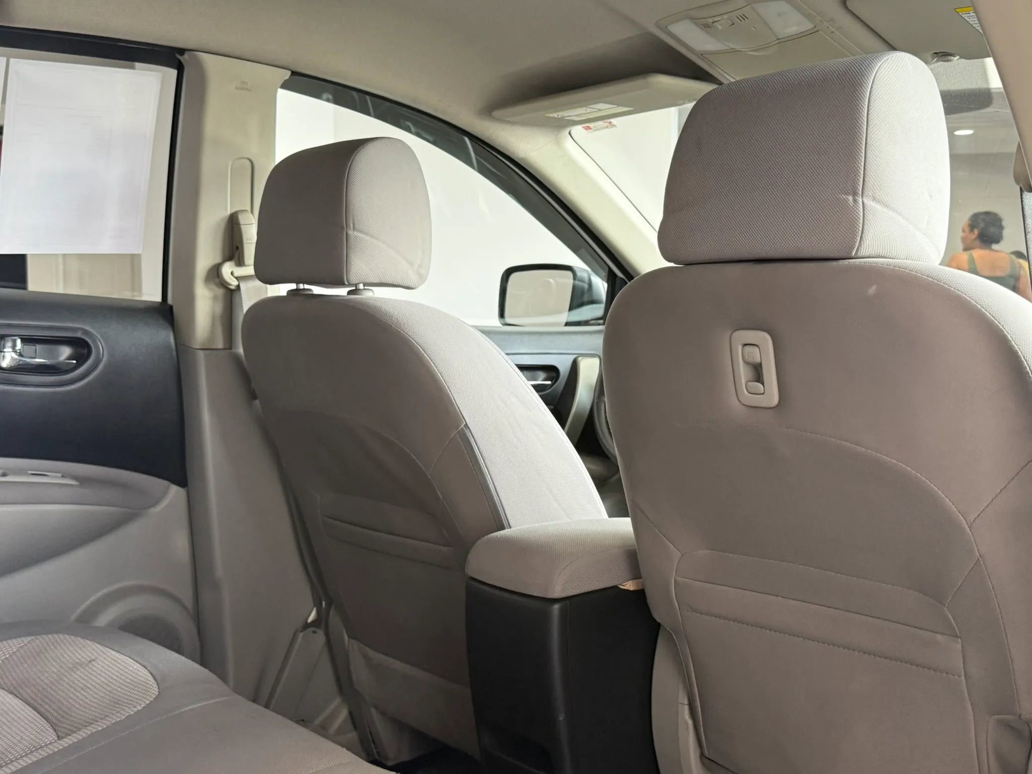 Used 2013 Nissan Rogue SV image 17