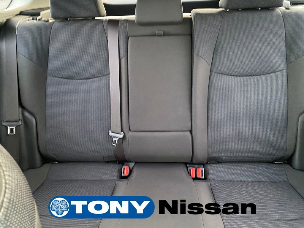 Used 2019 Toyota RAV4 LE image 18