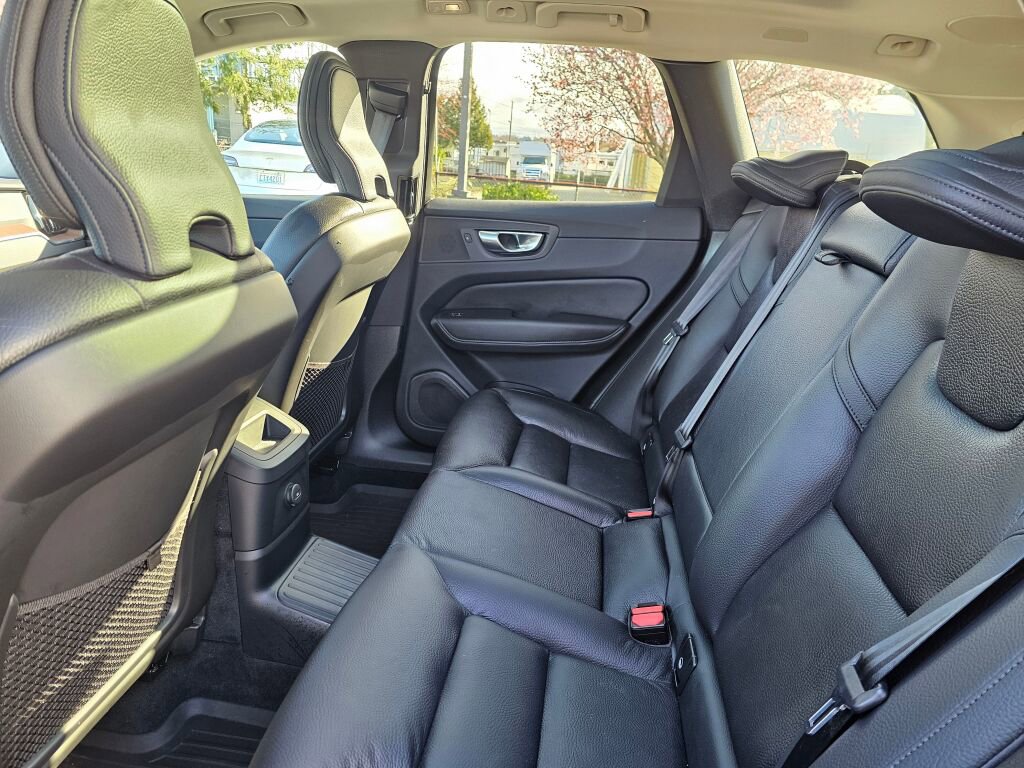 Used 2024 Volvo XC60 T8 Plus w/ Protection Package Premier image 20