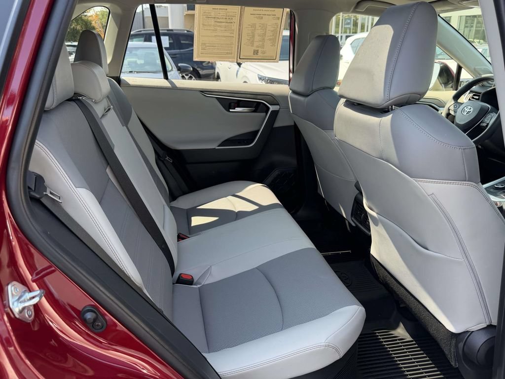Used 2020 Toyota RAV4 Limited AWD/4WD image 13