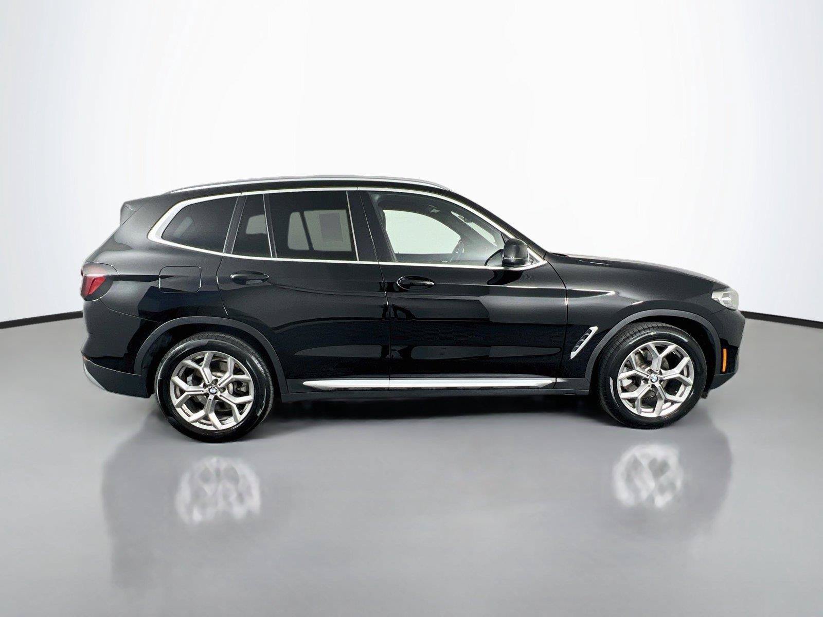 Used 2024 BMW X3 xDrive30i w/ Premium Package w/ZPA AWD/4WD image 7