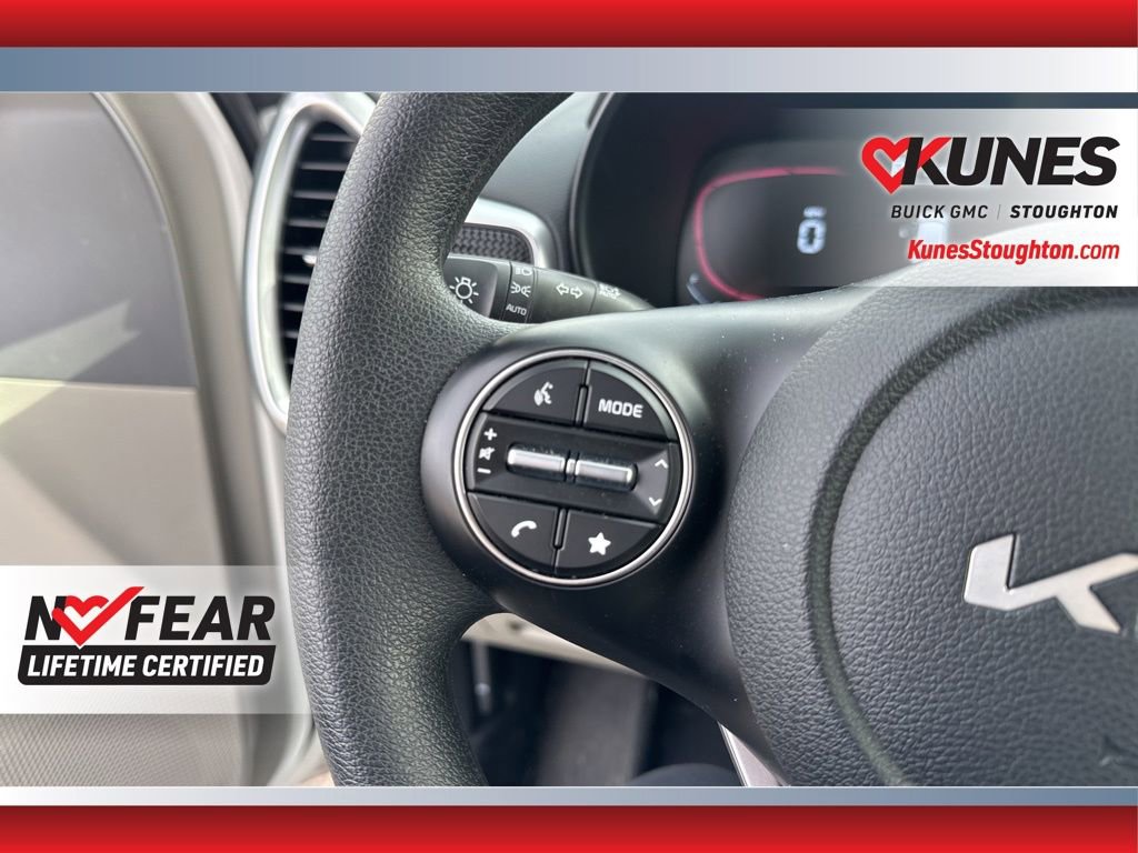 Used 2025 Kia Soul LX image 26