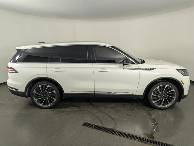 Used 2025 Lincoln Aviator Reserve w/ Equipment Group 201A image 8
