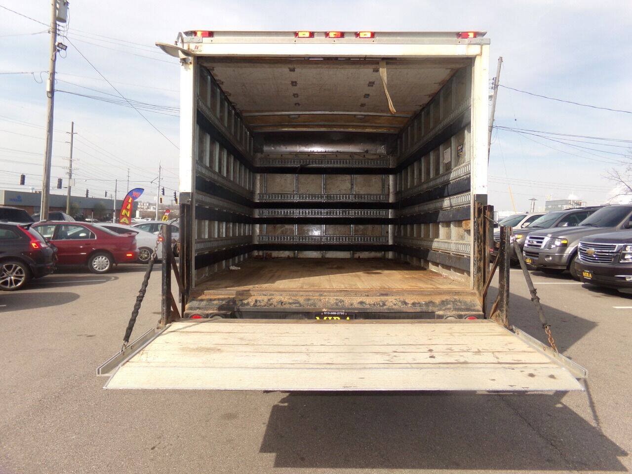 Used 2009 Chevrolet Express 3500 RWD image 8
