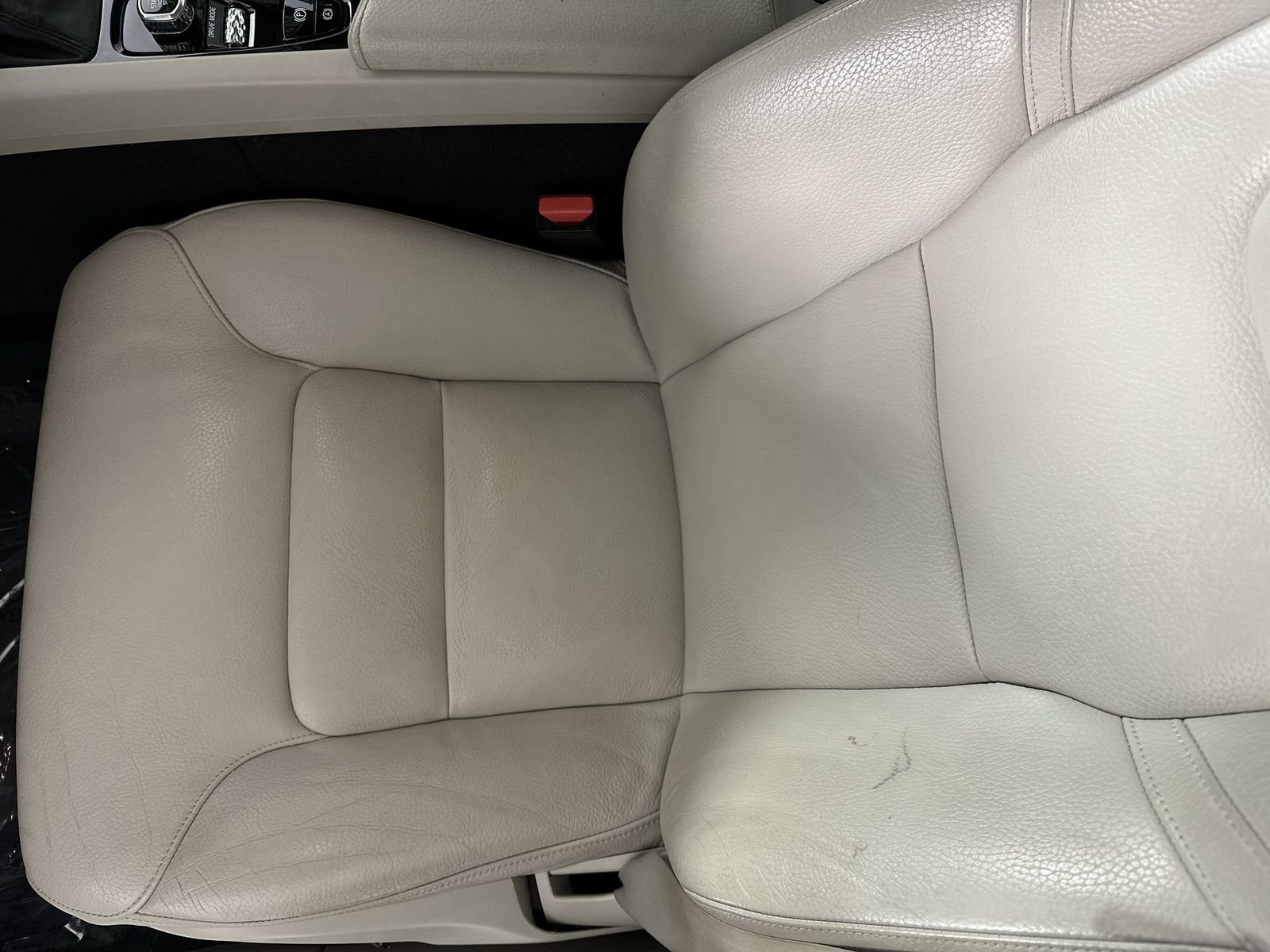 Used 2020 Volvo S60 T6 Momentum w/ Protection Package Premier image 12