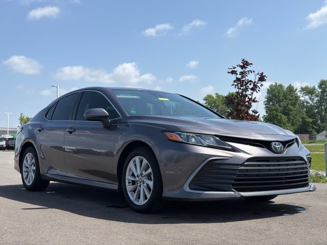 Used 2022 Toyota Camry LE FWD image 1