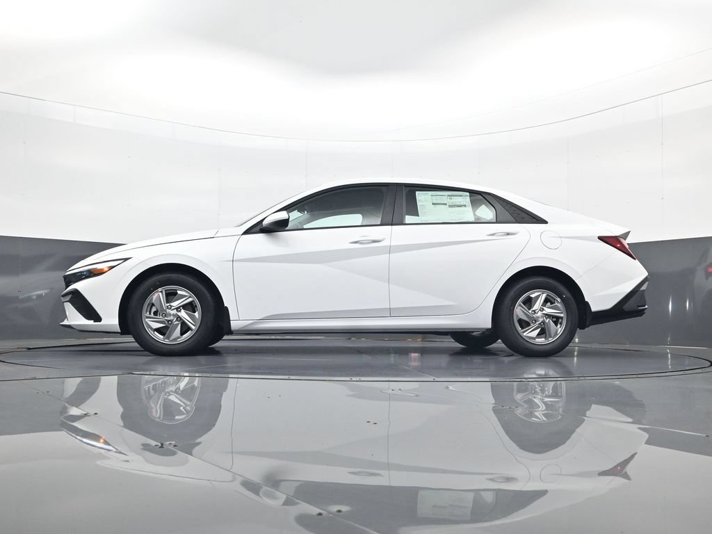 New 2026 Hyundai Elantra SE FWD image 28