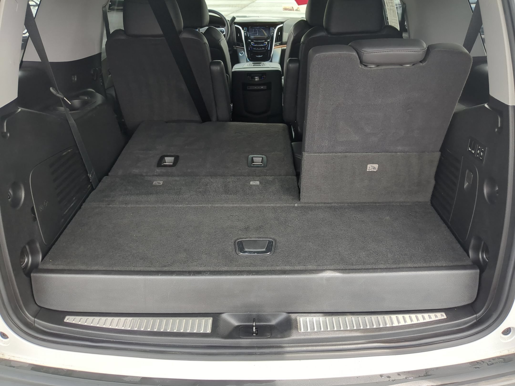 Certified 2020 Cadillac Escalade Luxury AWD/4WD image 24