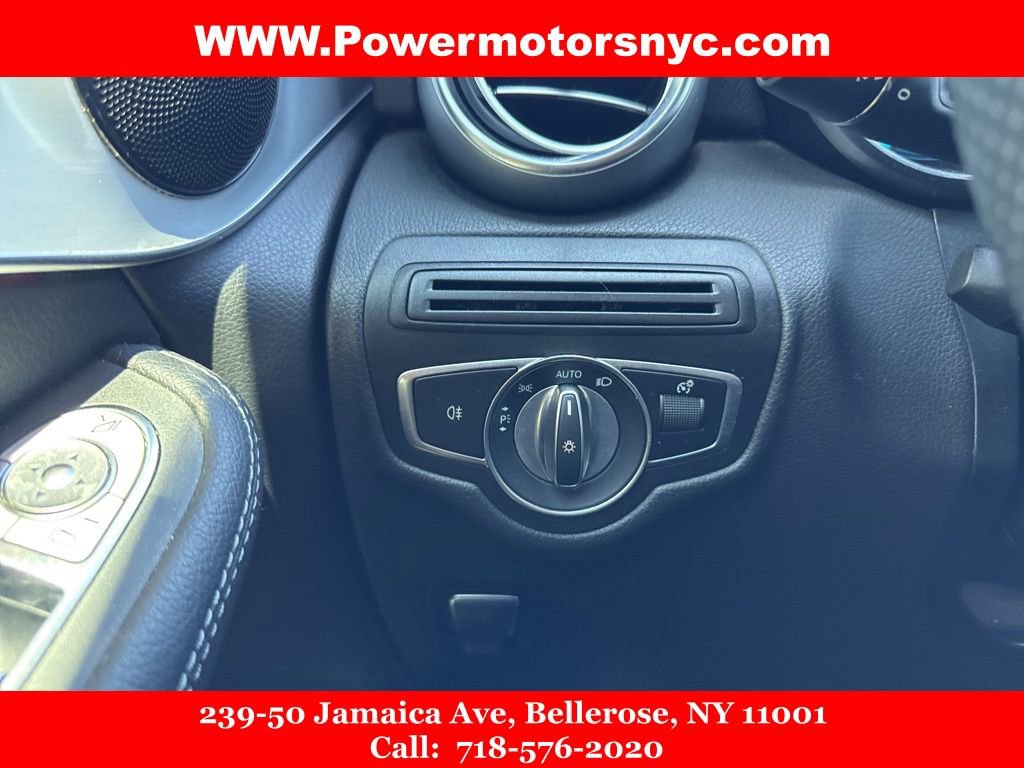 Used 2022 Mercedes-Benz GLC 300 4MATIC w/ AMG Line image 32