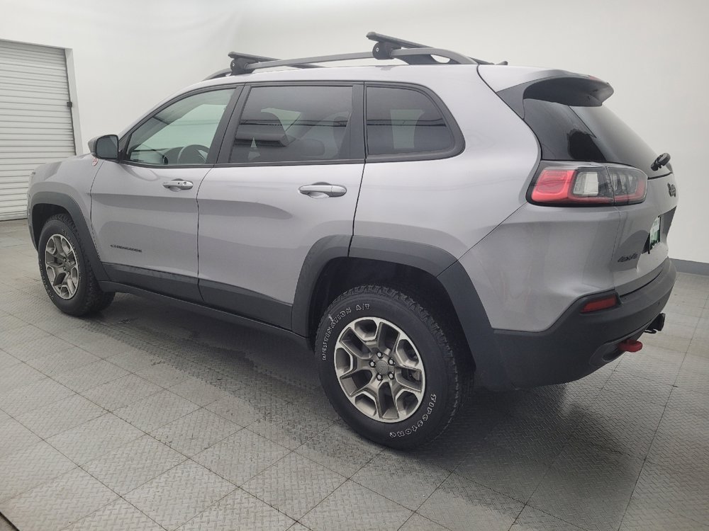 Used 2020 Jeep Cherokee Trailhawk image 3