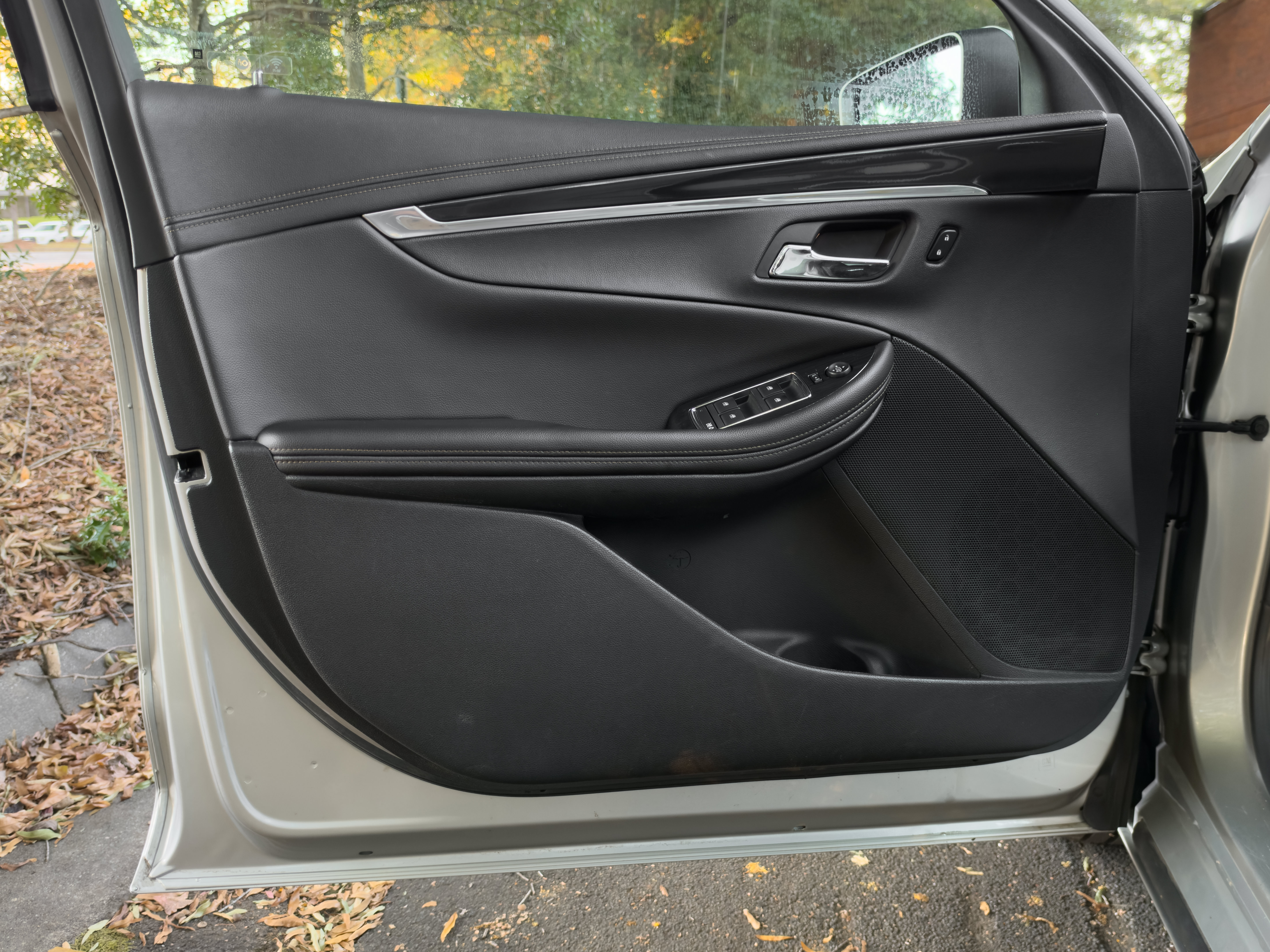 Used 2018 Chevrolet Impala LT FWD image 30