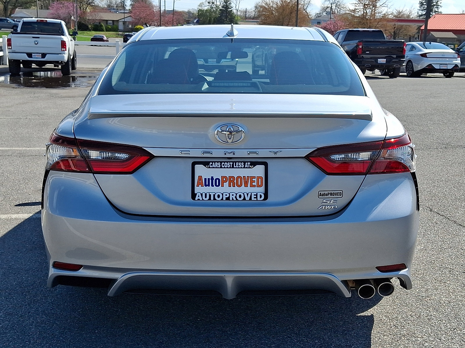 Used 2022 Toyota Camry SE AWD/4WD image 5