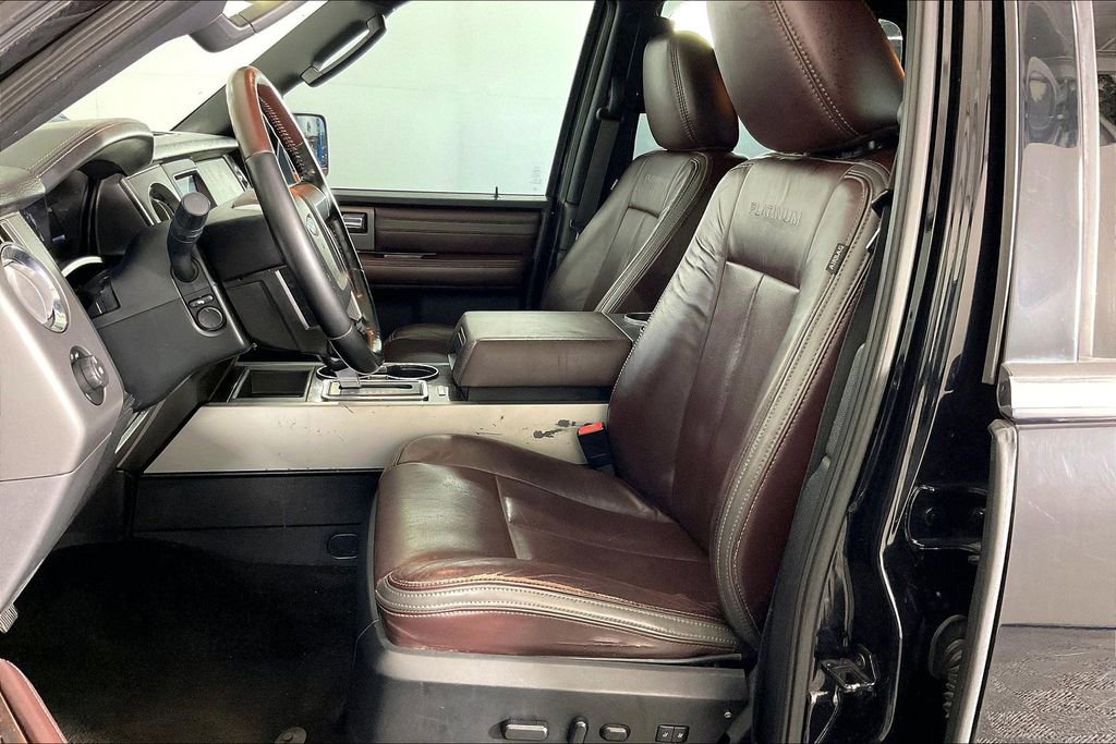 Used 2016 Ford Expedition Platinum RWD image 36