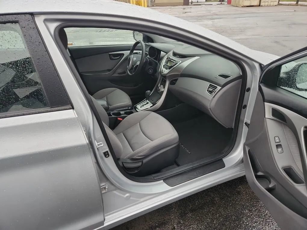 Used 2012 Hyundai Elantra GLS w/ Preferred Pkg 3 image 5