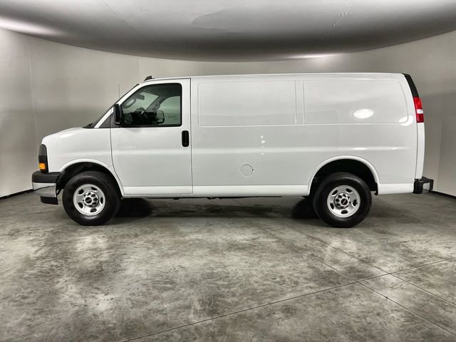 Used 2024 GMC Savana 2500 w/ Driver Convenience Package image 5