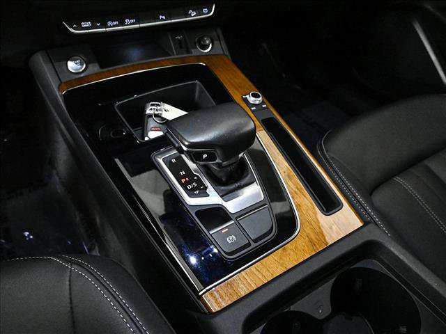 Used 2023 Audi Q5 2.0T Premium w/ Convenience Package AWD/4WD image 12